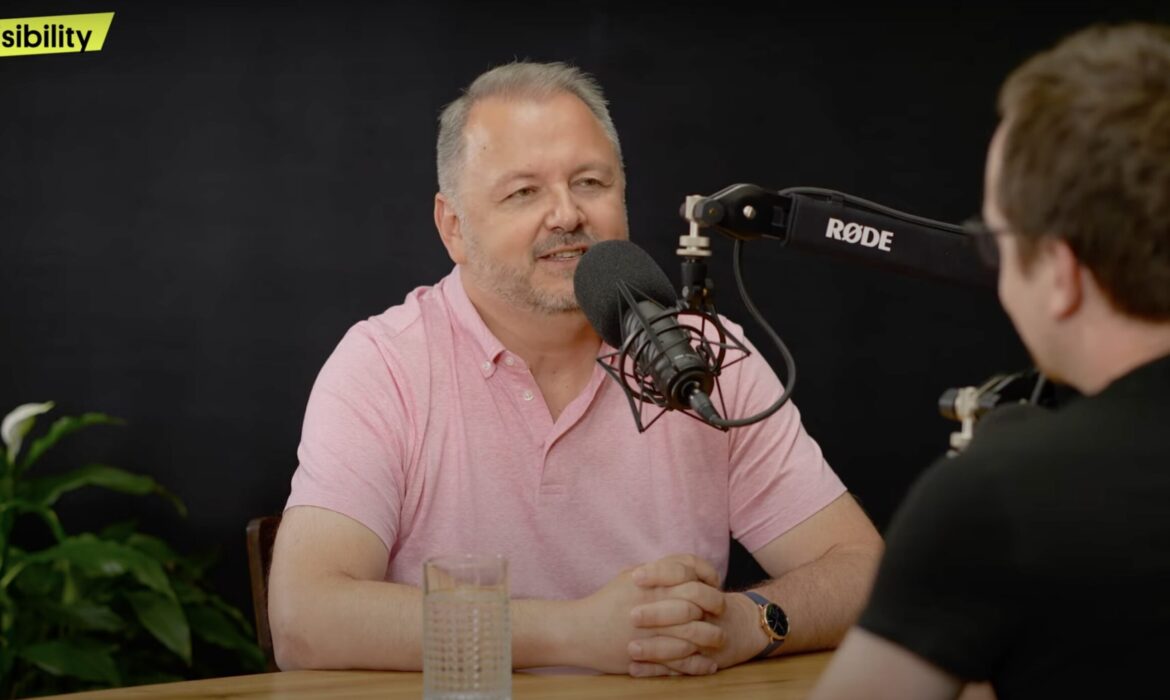 René Jež: Nejlukrativnější byznys 90.&nbsp;let? Léky, zbraně a&nbsp;telefonní seznamy!