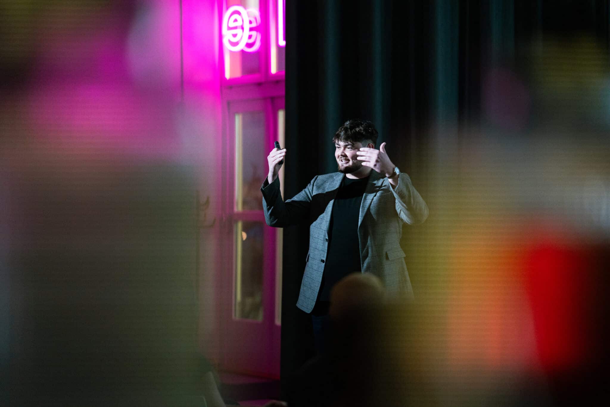 VISI CTVRTEK 26.2 4 scaled